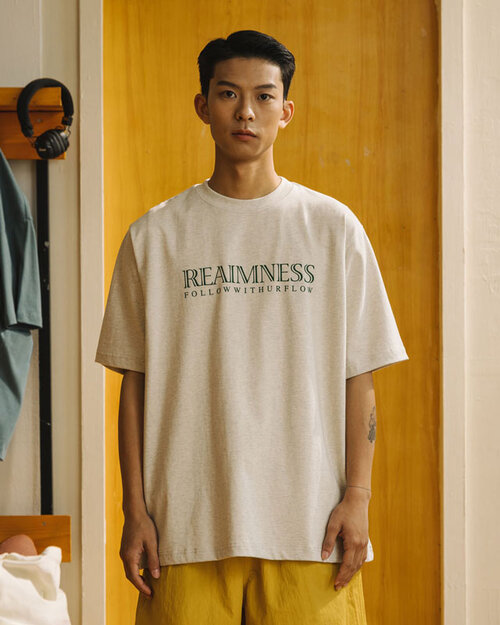 REAIMNESS 로고 레터링 티셔츠 (2 컬러)